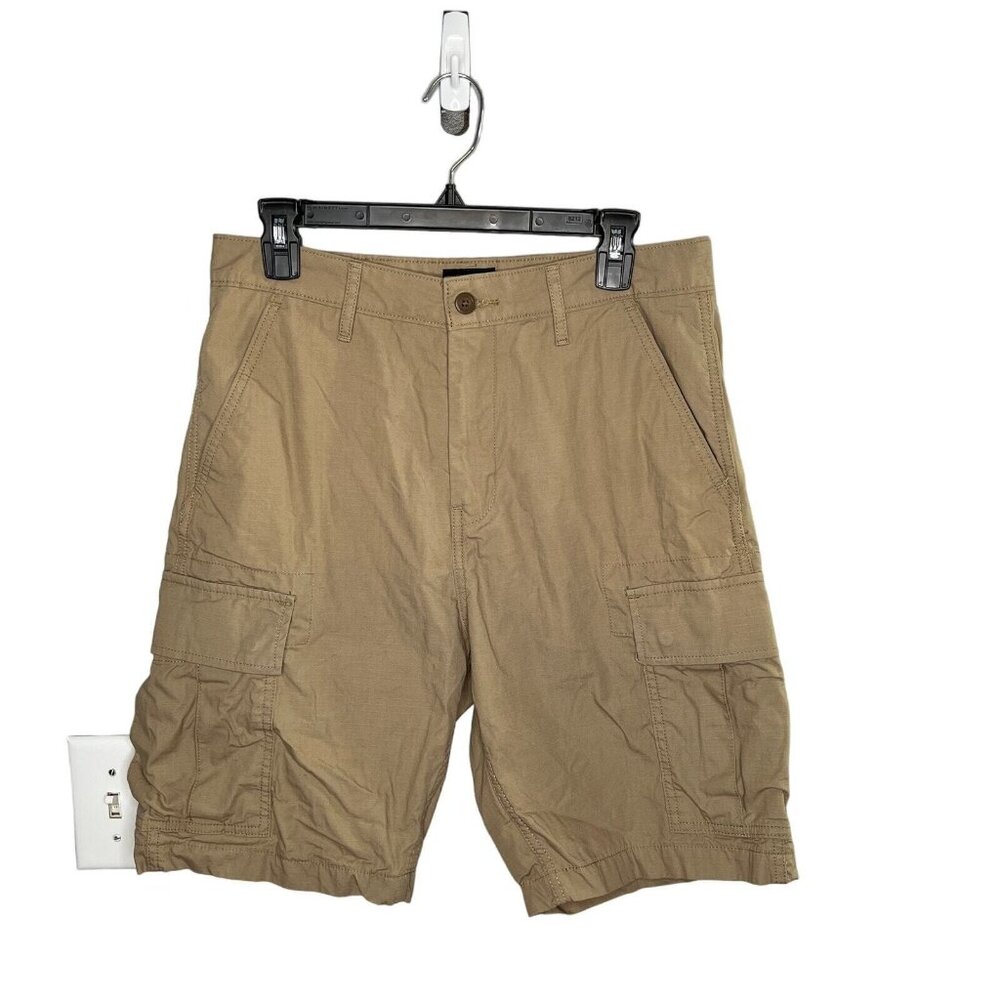 Levi’s Cargo Shorts men’s size 30 (measures 32) beige utility pockets outdoors